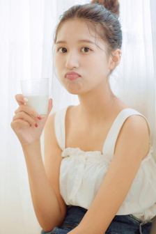 他缓慢而坚定的往里送总裁文